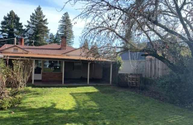 2BD/1BATH - CARPORT, GARAGE, LANDSCAPED YARD & WASHER/DRYER HOOKUP Gallery 3