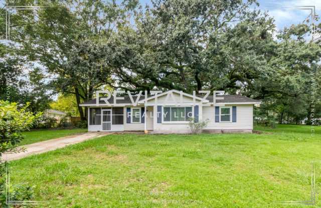3BR/2BA Corner Lot Home – Mobile, AL Gallery 1