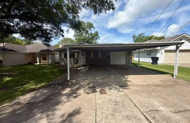 2404 Avenue A Gallery 2
