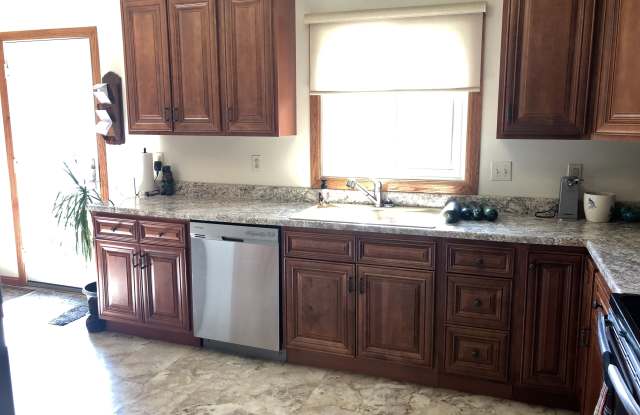 332 Sloan Avenue photos photos