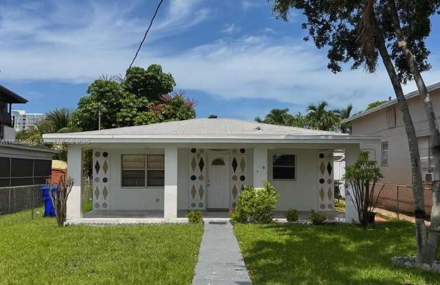 613 NW 58th Ave photos photos