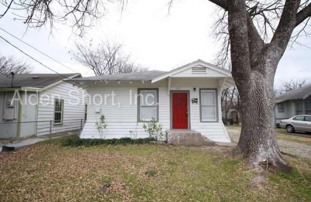 1106 Ridgewood Drive Gallery 2