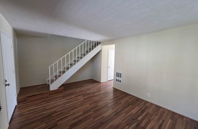 El Camino Real Community: 2 Bedroom 1.5 Bath Attached Townhouse Gallery 4
