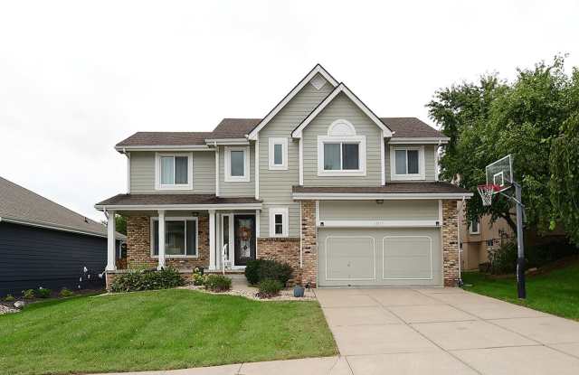 Stonegate - Furnished - 2 Story - 4bed - 4bath - 2car - Home Gallery 1