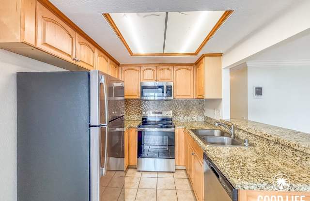 Bright 2BD/2BA Condo in Golden Hill with In-Unit Laundry & Tandem Parking photos photos