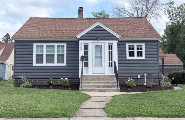 Newly Renovated 2 Bedroom House 1 bath House in Faribault! Gallery 1