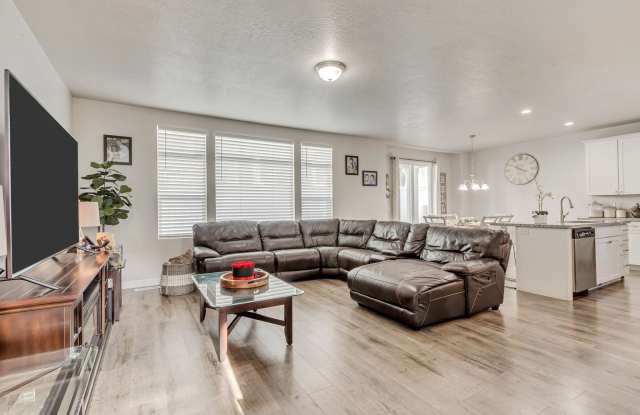 8136 S 5910 W Gallery 2