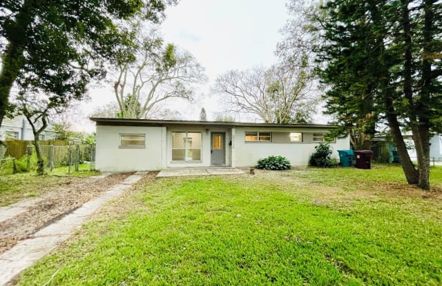 6014 Appian Wy - 6014 Appian Way, Orlando, FL 32807
