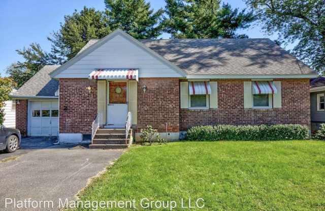 2 Genesee Avenue - 2 Genesee Avenue, Hampton Manor, NY 12144