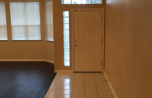 1225 Palomar Dr Gallery 3