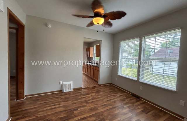 2 Bed 1 Bath Home Gallery 4