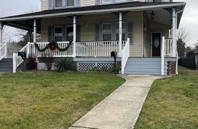 308 E 3rd St photos photos