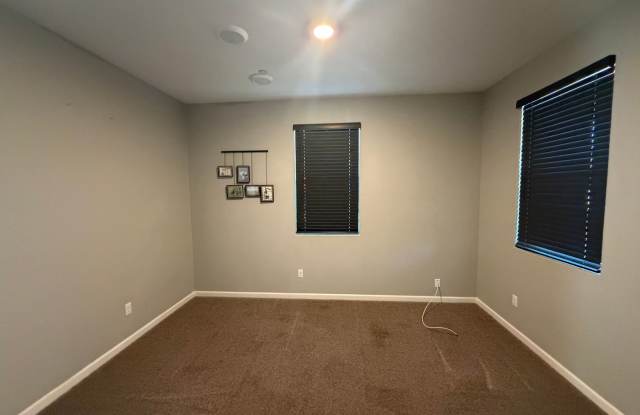 Beautiful 4 Bedroom, 2.5 Bathroom Home for Rent Gallery 3