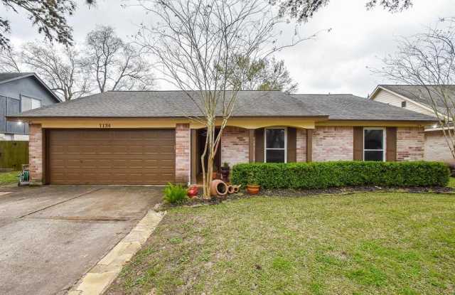 1134 Pinecroft Drive - 1134 Pinecroft Drive, Sugar Land, TX 77498