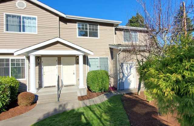 Small 4-Plex building close to Forest Park photos photos Small 4-Plex building close to Forest Park photos photos