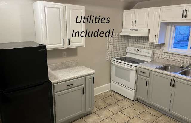 884 N. Main St., Apt. 2 photos photos