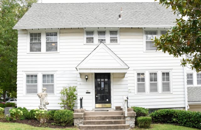 200 E 51st Terr. - 200 East 51st Terrace, Kansas City, MO 64112