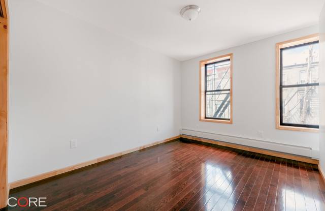 1721 Grove Street Gallery 4