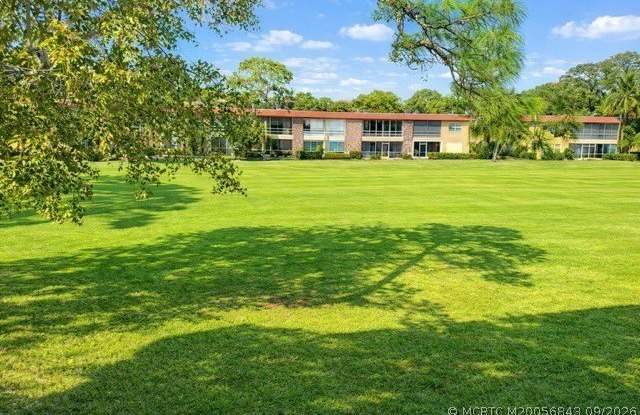 1943 SW Palm City Road Gallery 1