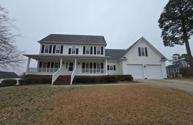 3 Bedroom Home Located in Kings Grant Gold Community! Gallery 1