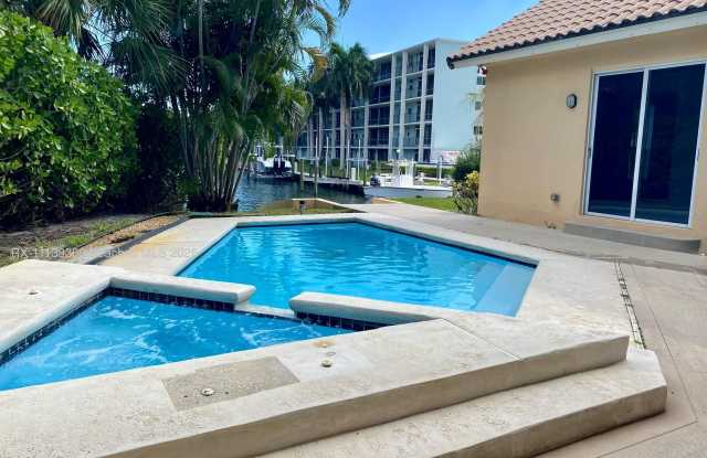 400 Corsair Drive - 400 Corsair Drive, North Palm Beach, FL 33408