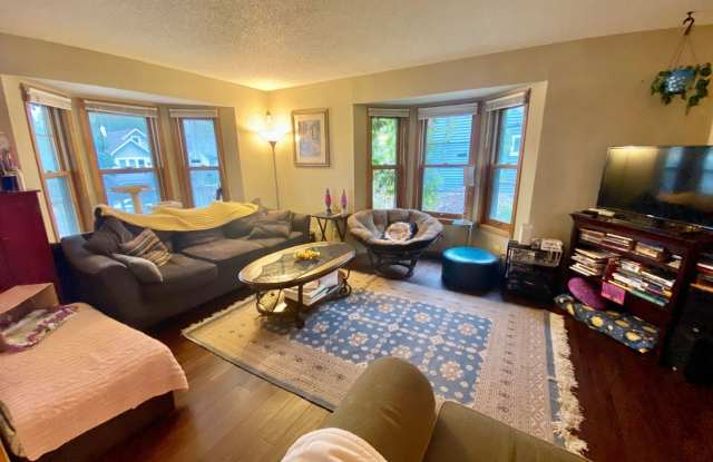 1109 23rd Ave SE - 1109 Southeast 23rd Avenue, Minneapolis, MN 55414