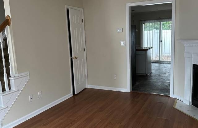 3827 Sterling Pointe Drive Gallery 2