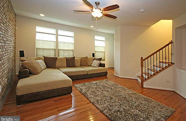 3603 HANSBERRY COURT NE Gallery 2