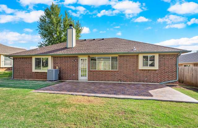 2001 Dena Dr Gallery 4