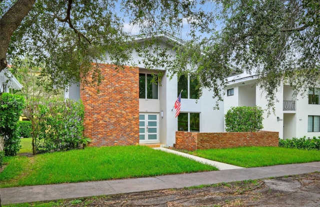 537 Menendez Ave photos photos