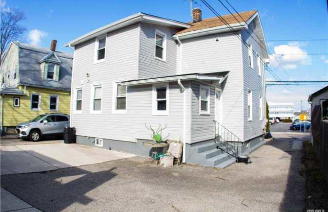 14 W Mineola Avenue Gallery 2