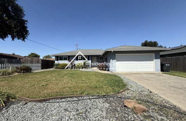 A Charming 3bd/2ba Sacramento House with Fenced Backyard photos photos A Charming 3bd/2ba Sacramento House with Fenced Backyard photos photos