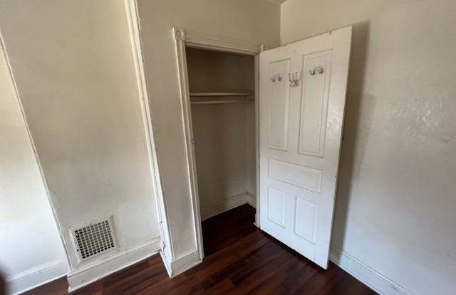109 East 24th Street Gallery 3