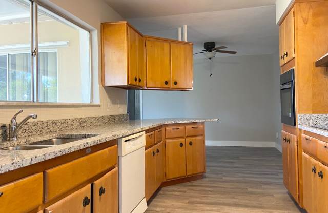 Newly Renovated 3/2 Single Family Home with Garage! photos photos