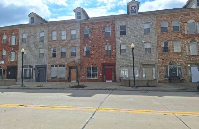 Amazing Shelby Twp Townhome - 14216 Lakeside Boulevard North, Macomb County, MI 48315