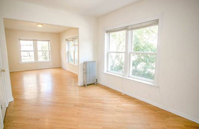 3922 North Pine Grove Avenue photos photos