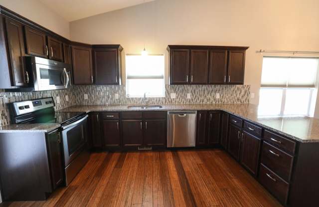 August Move In Special!  Beautiful Home with a newly finished basement! Gallery 4