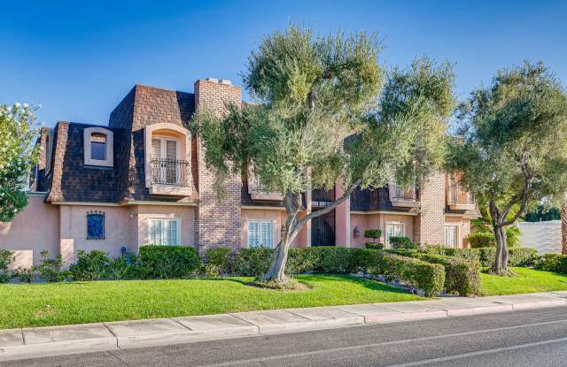 Immaculate 2 bedroom condo with all the appliances photos photos