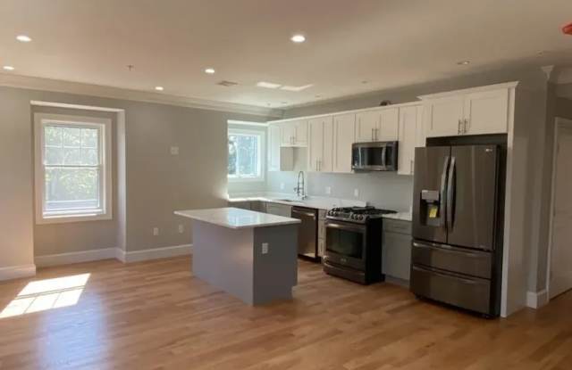 23-25 Bowdoin Ave. photos photos