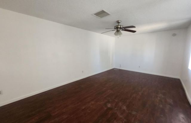 Large 2 Bedroom in Chocolate Drop Gallery 3