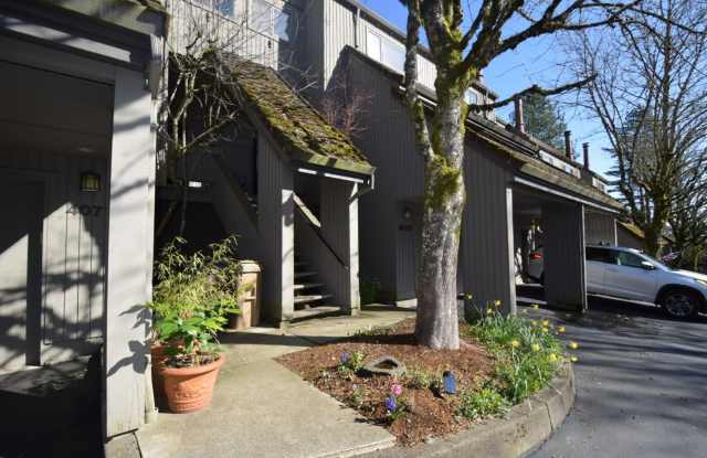 Beautiful Townhome in Mountain Like Setting -- Fireplace, Vaulted Ceilings, and more! photos photos