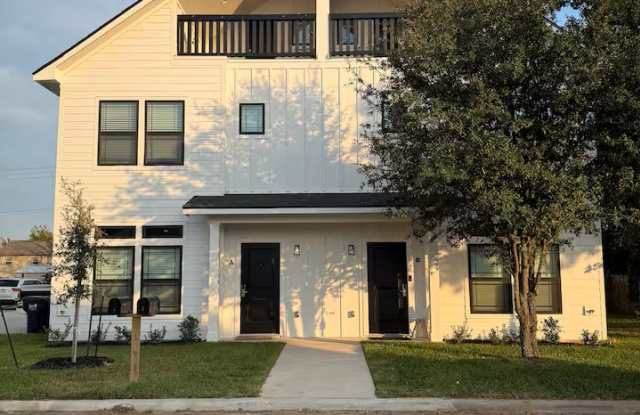 204 Fidelity Street photos photos