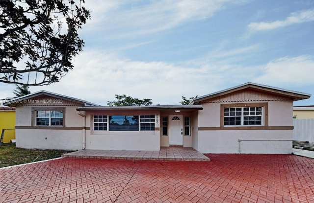 3820 S Lake Ter - 3820 South Lake Terrace, Miramar, FL 33023