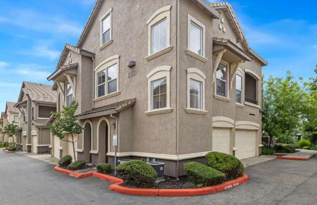 1315 Vessona Circle Gallery 2