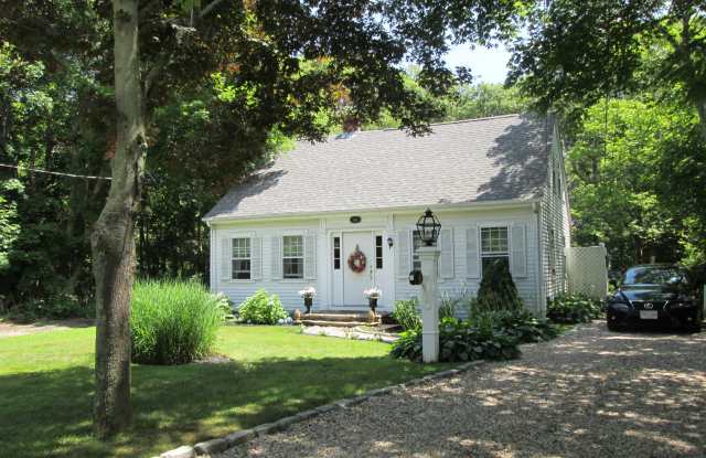 100 Davisville Rd - 100 Davisville Road, East Falmouth, MA 02536
