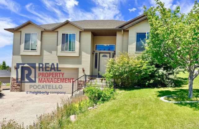 Beautiful 3 Bedroom 2.5 Bathroom Home For Rent photos photos