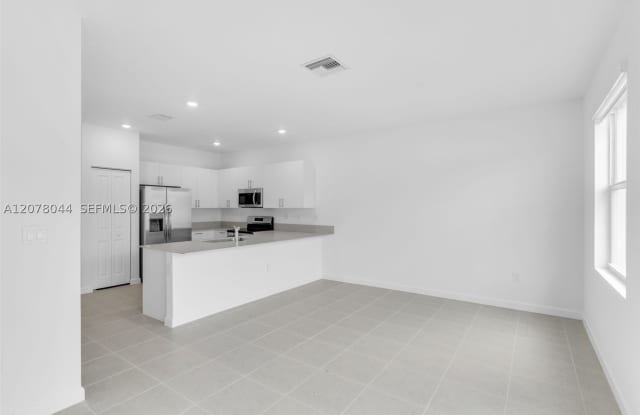 27634 SW 156th Ct Gallery 4