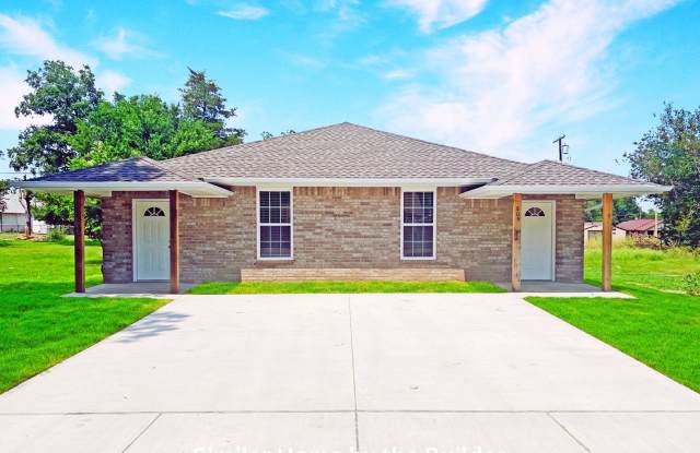 Fresh, Modern & Move-In Ready 3-Bed Duplex in NW Lawton photos photos