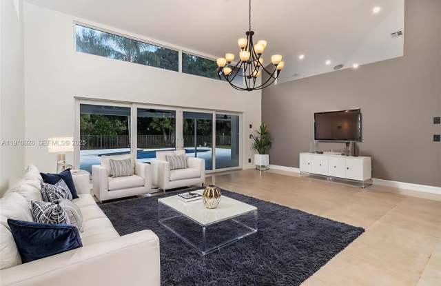 1222 Manor Ct photos photos