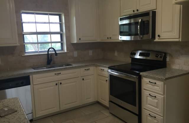 3/2/2 on 3 ac SHISD REDUCED photos photos